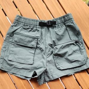 NEW TNA Olive Cargo Shorts xs